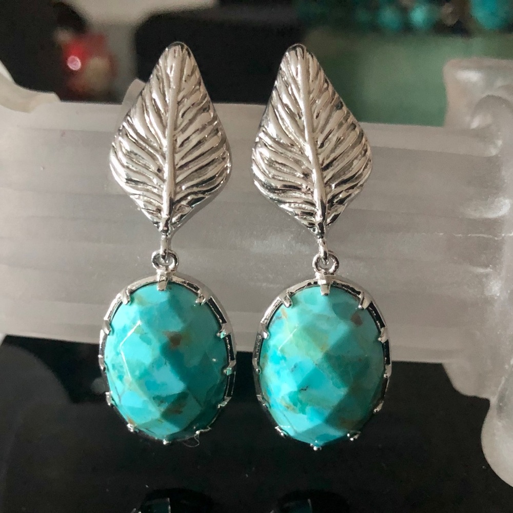 Gem Insider 1.85” Turquoise Leaf Earrings
